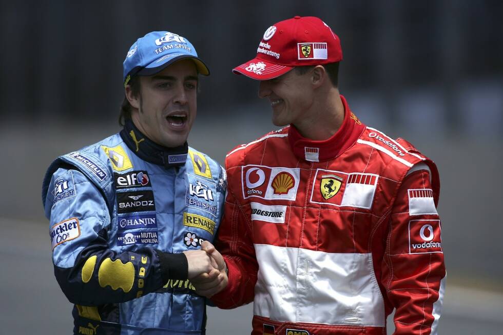 Foto zur News: 2006 folgt der Doppelpack: Diesmal besiegt er Michael Schumacher im direkten WM-Duell. Der größte Triumph seiner Karriere.