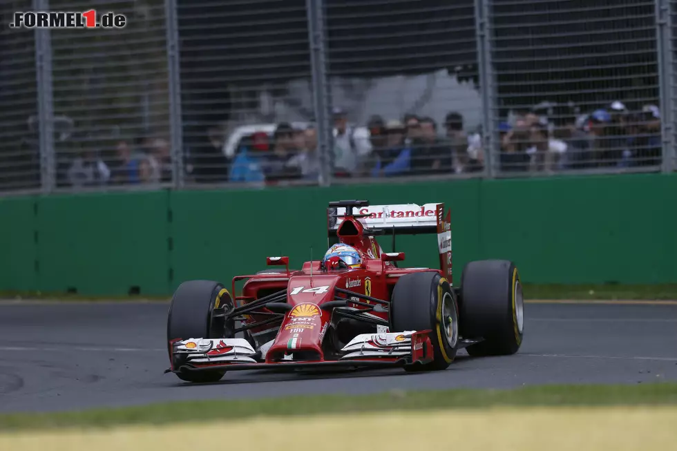 Doch Fernando Alonso hat genug davon, immer nur Zweiter zu werden. auch 2013 und dem desaströsen Jahr 2014 klappt es mit dem erhofften Titel in Rot wieder nicht, und er verlässt die Scuderia nach fünf Jahren. Die Hoffnung heißt McLaren-Honda. Foto zur News: Doch Fernando Alonso hat genug davon, immer nur Zweiter zu werden. auch 2013 und dem desaströsen Jahr 2014 klappt es mit dem erhofften Titel in Rot wieder nicht, und er verlässt die Scuderia nach fünf Jahren. Die Hoffnung heißt McLaren-Honda.