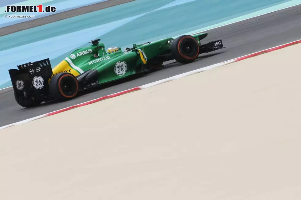 Erst beim Grand Prix von Bahrain zeichnen sich erste Fortschritte ab. Pic lässt dank des ersten Upgrades im Rennen Gutierrez hinter sich und wird 17. Doch das ist zu wenig, denn mit einem 13. Platz im Rennen von Malaysia verdrängt Jules Bianchi im Marussia Caterham auf den elften und letzten Platz der Konstrukteurswertung. Foto zur News: Erst beim Grand Prix von Bahrain zeichnen sich erste Fortschritte ab. Pic lässt dank des ersten Upgrades im Rennen Gutierrez hinter sich und wird 17. Doch das ist zu wenig, denn mit einem 13. Platz im Rennen von Malaysia verdrängt Jules Bianchi im Marussia Caterham auf den elften und letzten Platz der Konstrukteurswertung.