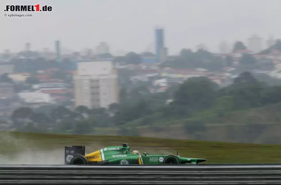 Foto zur News: Beim Saisonfinale in Sao Paulo kommt es zum Showdown im Hinterbänkler-Duell Caterham vs. Marussia. Im Vorjahr hat Witali Petrow in einem chaotischen Regenrennen Marussia mit Platz elf noch in letzter Sekunde abgefangen. Nach den verregneten Trainingstagen steigt die Hoffnung der Grünen auf einen erneuten Last-Minute-Coup.