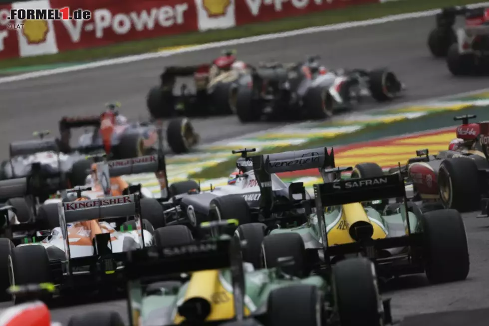 "Wir müssen ein ernsthafter Konkurrent sein und nicht einfach nur ein neues Team." Dieser Vorgabe von Teamchef Abiteboul wird Caterham auch im vierten Jahr in der Formel 1 nicht gerecht. Das Mittelfeld ist für das Team, welches 2010 unter dem Namen Lotus debütiert hatte, weiterhin außer Reichweite. Foto zur News: "Wir müssen ein ernsthafter Konkurrent sein und nicht einfach nur ein neues Team." Dieser Vorgabe von Teamchef Abiteboul wird Caterham auch im vierten Jahr in der Formel 1 nicht gerecht. Das Mittelfeld ist für das Team, welches 2010 unter dem Namen Lotus debütiert hatte, weiterhin außer Reichweite.