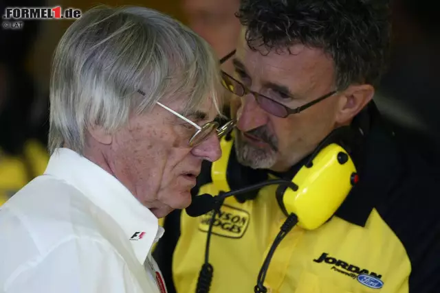 Von nun an war Ecclestone quasi der uneingeschränkte Herrscher der Formel 1, und das mit teils fragwürdigen Methoden. Drei Teamchefs wurden zum Beispiel zehn Millionen Dollar auf Privatkonten überwiesen, damit sie das Concorde-Agreement von 1998 unterzeichnen würden: Eddie Jordan, ... Foto zur News: Von nun an war Ecclestone quasi der uneingeschränkte Herrscher der Formel 1, und das mit teils fragwürdigen Methoden. Drei Teamchefs wurden zum Beispiel zehn Millionen Dollar auf Privatkonten überwiesen, damit sie das Concorde-Agreement von 1998 unterzeichnen würden: Eddie Jordan, ...