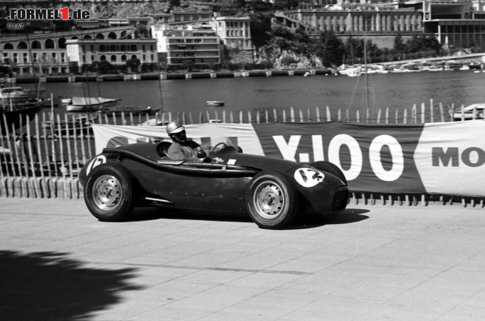 Foto zur News: Ecclestone hatte sich vor seiner Karriere als Teamchef schon als Fahrer versucht: 1958 versuchte er erfolglos, sich für den Grand Prix von Monaco zu qualifizieren. Mit demselben Connaught-Chassis scheiterte an jenem Wochenende auch Paul Emery an der Qualifikation.