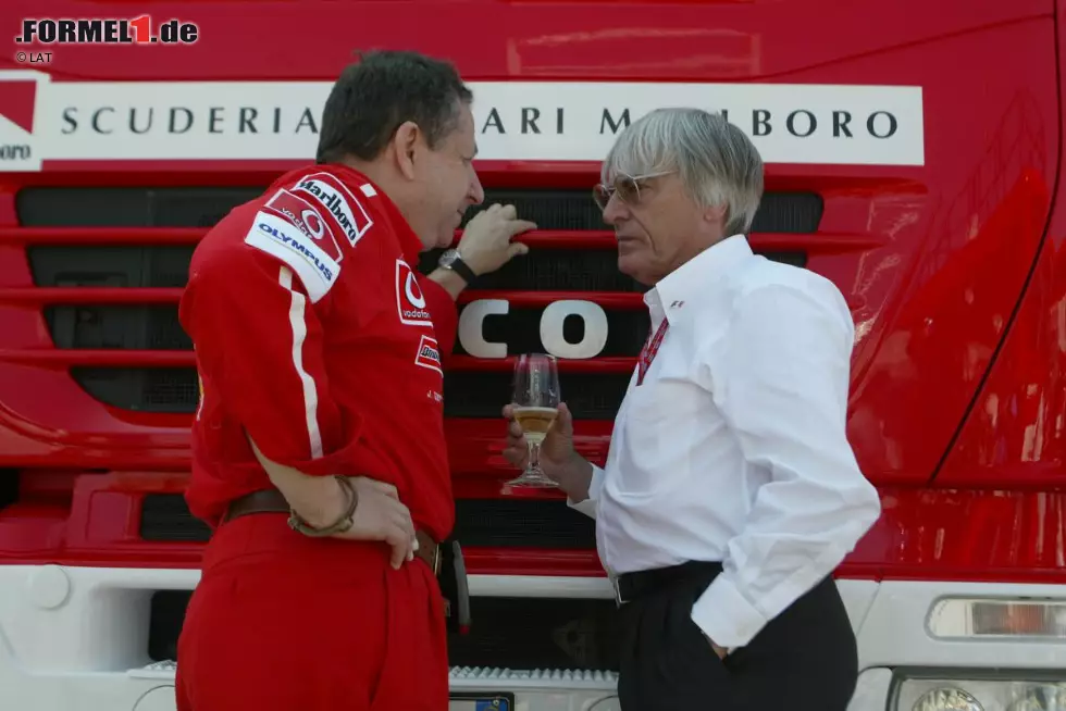 ... oder auch Jean Todt (Ferrari), der 2009 Nachfolger von Mosley als FIA-Präsident wurde. Foto zur News: ... oder auch Jean Todt (Ferrari), der 2009 Nachfolger von Mosley als FIA-Präsident wurde.