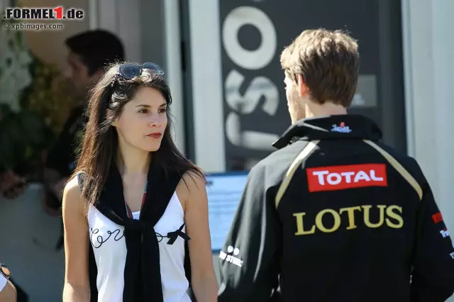 Als Rennfahren noch gefährlich war und Sex sicher: Dieser alte Playboy-Leitspruch gilt in der Formel 1 schon lange nicht mehr. Selbst die jungen Wilden sind ruhig und treu geworden. Romain Grosjean etwa, der in der Sommerpause 2012 seine Langzeit-Freundin Marion Jolles, eine TV-Reporterin, geheiratet hat. Foto zur News: Als Rennfahren noch gefährlich war und Sex sicher: Dieser alte Playboy-Leitspruch gilt in der Formel 1 schon lange nicht mehr. Selbst die jungen Wilden sind ruhig und treu geworden. Romain Grosjean etwa, der in der Sommerpause 2012 seine Langzeit-Freundin Marion Jolles, eine TV-Reporterin, geheiratet hat.