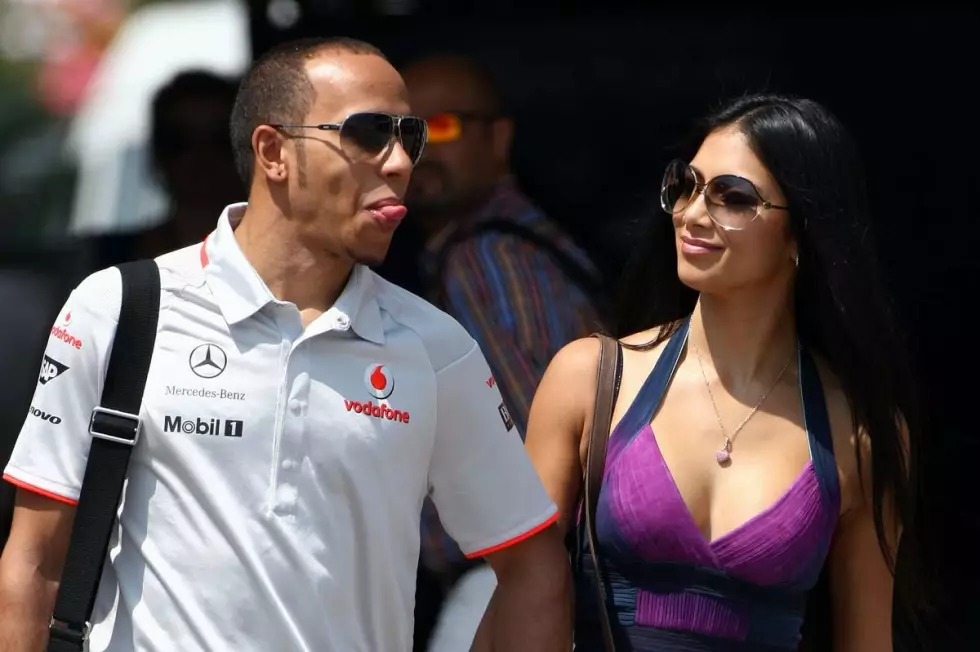 Foto zur News: Lewis Hamilton schaffte mit seiner Jugendliebe Jodia Ma, die ebenfalls nie in der Klatschpresse auftauchte, immerhin vier Jahre. &quot;Aber irgendwann wirst du auch deine erste Supermodel-Freundin haben&quot;, prophezeite ihm David Coulthard schon damals. Fast: Statt des Supermodels wurde es ein Popstar, nämlich &quot;Pussycat Doll&quot; Nicole Scherzinger. Nach jahrelangem &quot;On &amp; Off&quot; fand die Jetset-Liebe jedoch ein Ende..