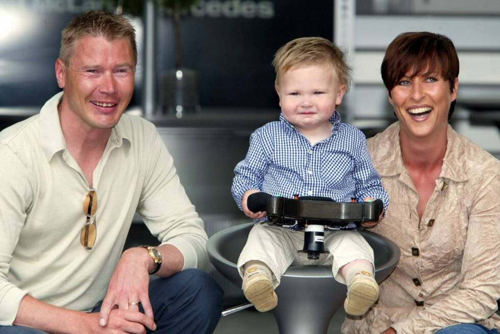 Foto zur News: Auch Mika Häkkinens glückliche Vorzeige-Familie mit Erja und Söhnchen Hugo hatte ein Ablaufdatum.