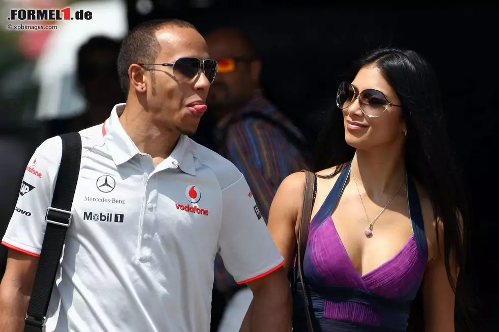 Foto zur News: Lewis Hamilton schaffte mit seiner Jugendliebe Jodia Ma, die ebenfalls nie in der Klatschpresse auftauchte, immerhin vier Jahre. &quot;Aber irgendwann wirst du auch deine erste Supermodel-Freundin haben&quot;, prophezeite ihm David Coulthard schon damals. Fast: Statt des Supermodels wurde es ein Popstar, nämlich &quot;Pussycat Doll&quot; Nicole Scherzinger. Nach jahrelangem &quot;On &amp; Off&quot; fand die Jetset-Liebe jedoch ein Ende..