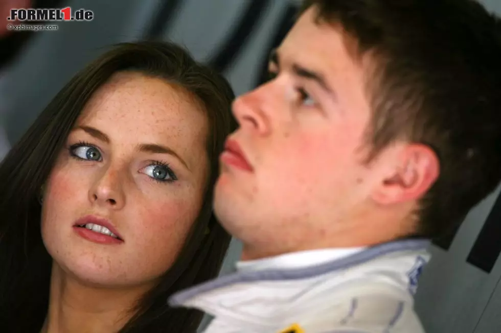Ebenfalls Laura, ebenfalls brünett: Hülks Ex-Teamkollege Paul di Resta scheint auf den gleichen Frauentyp zu stehen. Laura Jordan begleitet den schottischen Force-India-Piloten schon seit vielen Jahren. Foto zur News: Ebenfalls Laura, ebenfalls brünett: Hülks Ex-Teamkollege Paul di Resta scheint auf den gleichen Frauentyp zu stehen. Laura Jordan begleitet den schottischen Force-India-Piloten schon seit vielen Jahren.