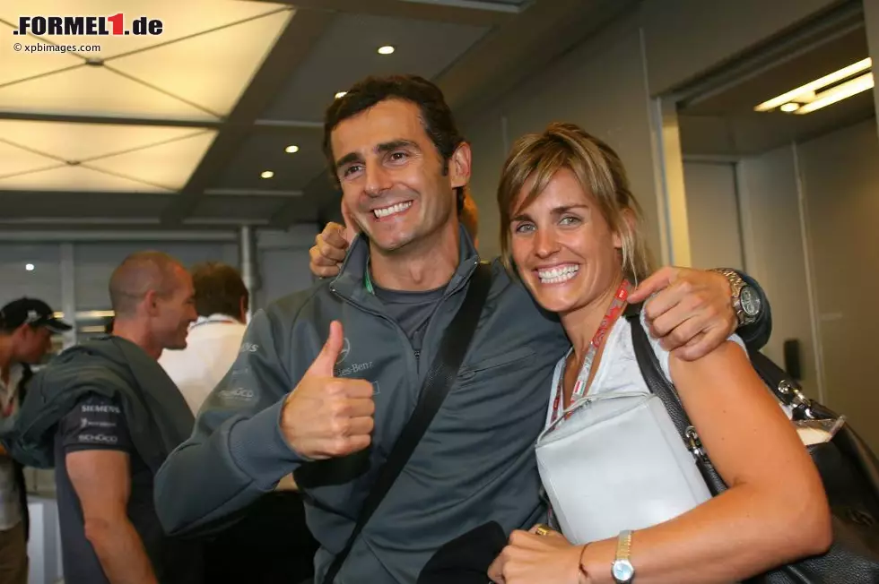 Unspektakuläre Beziehungen, seit Jahren glücklich: Ferrari-Testfahrer Pedro de la Rosa und seine Ehefrau Maria. Foto zur News: Unspektakuläre Beziehungen, seit Jahren glücklich: Ferrari-Testfahrer Pedro de la Rosa und seine Ehefrau Maria.