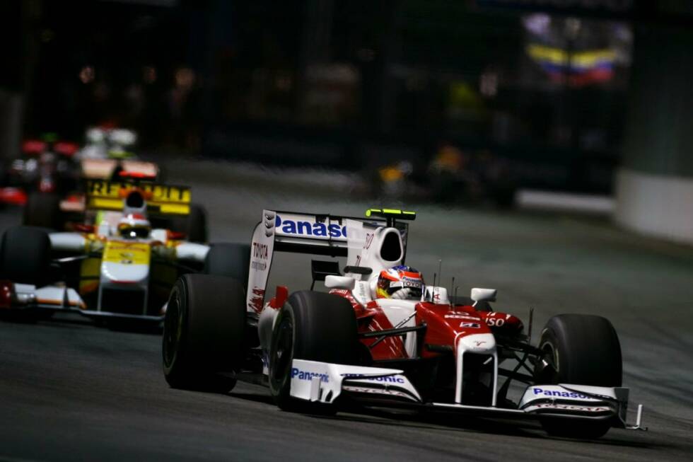 Foto zur News: Auf seiner Lieblingsstrecke Singapur lässt Timo Glock seinen zweiten Podestplatz des Jahres 2009 folgen. Was damals niemand ahnt: Es wird der letzte Besuch auf dem Formel-1-Podest sein.