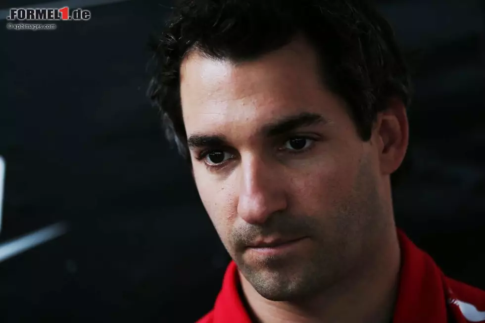 Charles Pic stellt den Deutschen mehrfach hart auf die Probe, was allerdings auch an einem Fehler im Glock-Auto liegt. Wieder hat sich der Name des Teams verändert. 2012 heißt es Marussia F1 Team. Schneller sind die Autos aber wieder nicht. Foto zur News: Charles Pic stellt den Deutschen mehrfach hart auf die Probe, was allerdings auch an einem Fehler im Glock-Auto liegt. Wieder hat sich der Name des Teams verändert. 2012 heißt es Marussia F1 Team. Schneller sind die Autos aber wieder nicht.