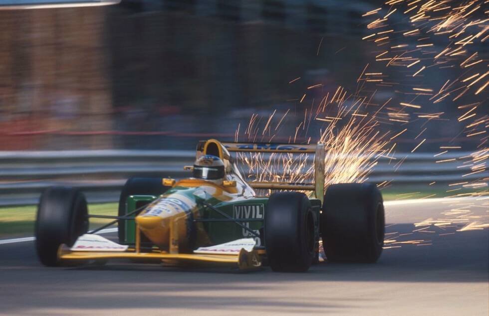 Foto zur News: ...führte Brawn den jungen Michael Schumacher 1992 zu seinem ersten Grand-Prix-Sieg. Das Strickwaren-Team begann damals, die Formel-1-Platzhirsche McLaren und Williams zu ärgern.