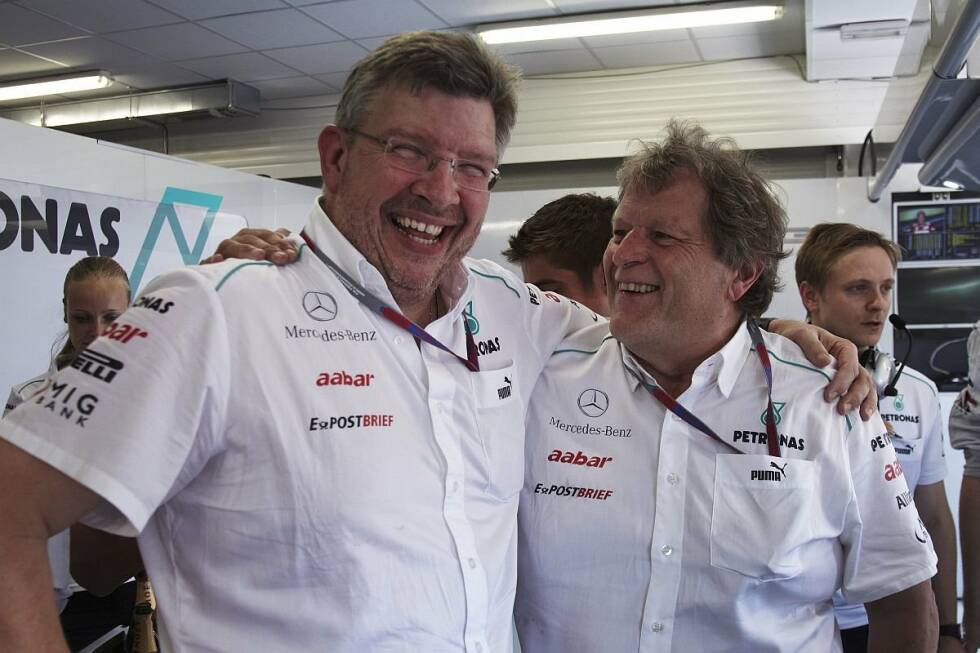 Foto zur News: ...2012 in Schanghai den ersten Mercedes-Sieg unter Brawns Leitung. Der damalige Motorsportchef Norbert Haug und der Teamchef bejubelten auch Schumachers dritten Platz in Valencia. Sonst gab es nicht viel zu lachen.
