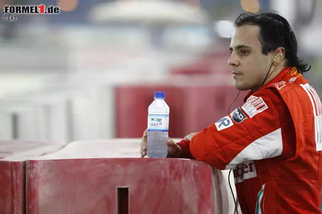 Für Massa war die Entscheidung des Teams ein herber Dämpfer. Das schlug sich in seinen Leistungen nieder. Er geriet bei Ferrari zunehmend ins Abseits. In Erscheinung trat er aber doch immer wieder mit... Foto zur News: Für Massa war die Entscheidung des Teams ein herber Dämpfer. Das schlug sich in seinen Leistungen nieder. Er geriet bei Ferrari zunehmend ins Abseits. In Erscheinung trat er aber doch immer wieder mit...