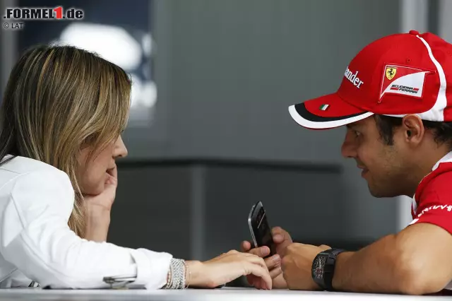 Abseits der Formel 1 bot ihm seine Frau Raffaela viel Rückhalt. Sohn Felipinho wurde 2009 geboren. Ende 2012 musste Massa um den Verbleib bei Ferrari bangen, wurde aber noch einmal... Foto zur News: Abseits der Formel 1 bot ihm seine Frau Raffaela viel Rückhalt. Sohn Felipinho wurde 2009 geboren. Ende 2012 musste Massa um den Verbleib bei Ferrari bangen, wurde aber noch einmal...