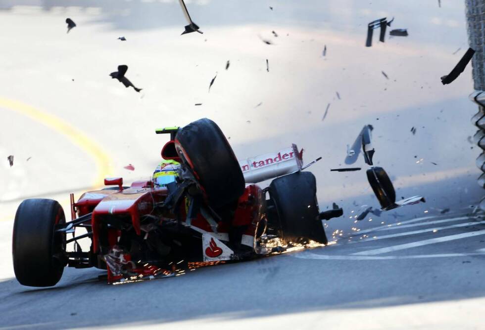 Foto zur News: ...begnadigt. 2013 zeigte er teils ansprechende Leistungen und war Alonso im Qualifying ebenbürtig, in den Rennen brachte er sich aber durch Fahrfehler um starke Ergebnisse. Aus diesem Grund zog Ferrari schließlich die Konsequenzen.
