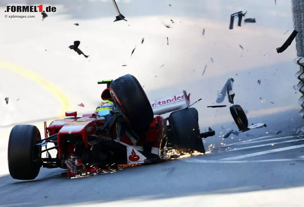 ...begnadigt. 2013 zeigte er teils ansprechende Leistungen und war Alonso im Qualifying ebenbürtig, in den Rennen brachte er sich aber durch Fahrfehler um starke Ergebnisse. Aus diesem Grund zog Ferrari schließlich die Konsequenzen. Foto zur News: ...begnadigt. 2013 zeigte er teils ansprechende Leistungen und war Alonso im Qualifying ebenbürtig, in den Rennen brachte er sich aber durch Fahrfehler um starke Ergebnisse. Aus diesem Grund zog Ferrari schließlich die Konsequenzen.