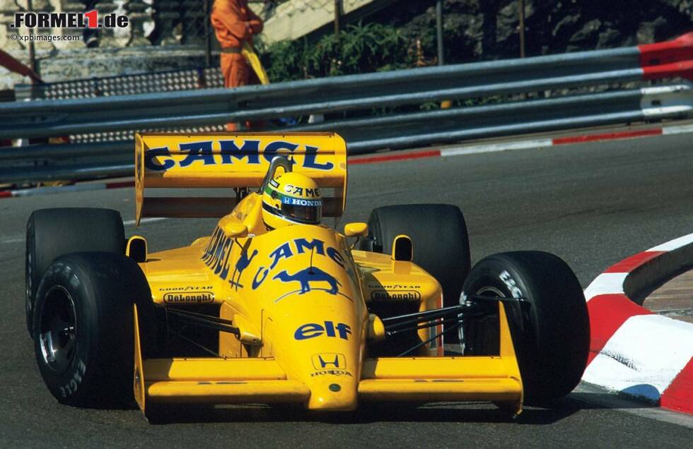 Foto zur News: Kleiner Ausreißer in unserer History: 1987 gewinnt derselbe Ayrton Senna den letzten Grand Prix für das einst von Colin Chapman gegründete Team Lotus. Doch der damalige Lotus-Rennstall verschwand Ende 1994 von der Bildfläche. Mit jenem Team, das heute als Lotus bekannt ist, hatte Chapmans Lotus-Team bis auf den Namen nichts gemein.