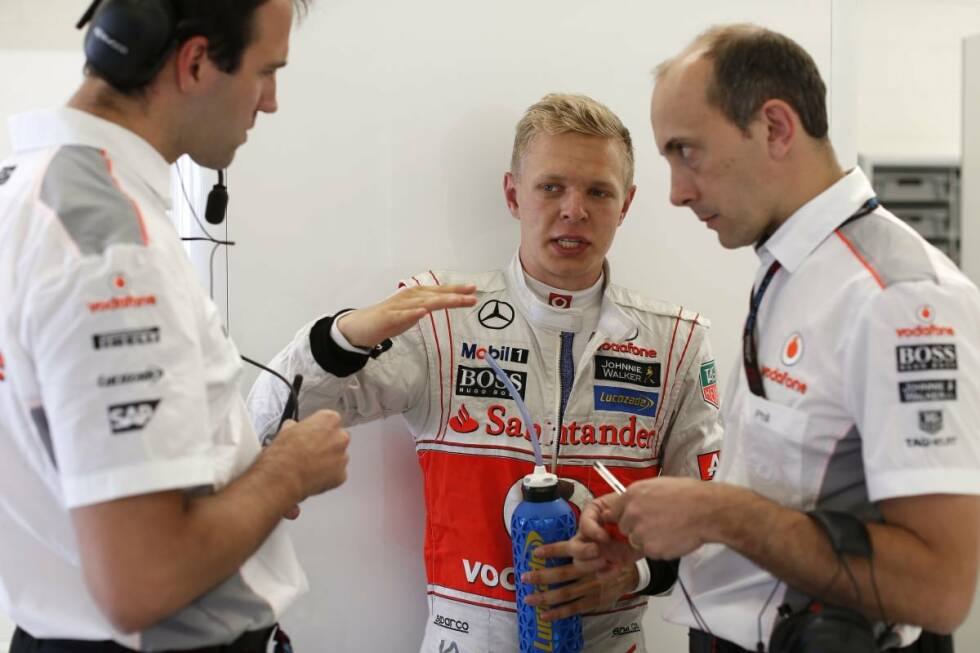 Foto zur News: Die McLaren-Ingenieure stellten dem Nachwuchsmann schnell ein gutes Zeugnis aus. Vor allem vom technischen Feedback zeigten sich die Teammitglieder beeindruckt. 2014 wird Magnussen an der Seite von Jenson Button die Rennen für das Team in der Formel 1 bestreiten.