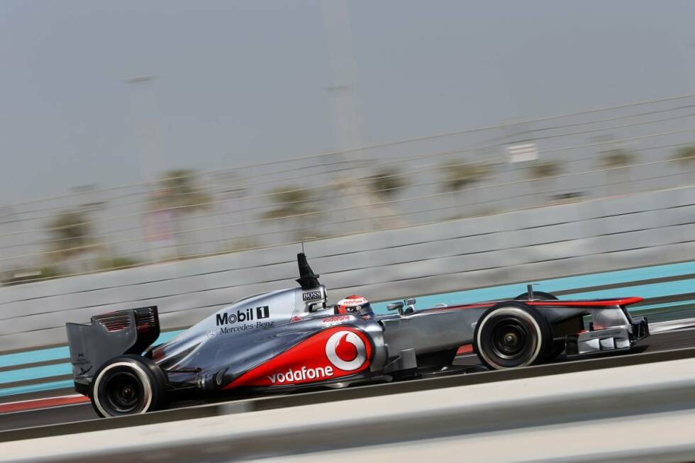 Foto zur News: Schon Ende 2012 feierte der Däne sein Formel-1-Debüt. Bei den Young-Driver-Days in Abu Dhabi durfte er viele Runden im McLaren drehen. Es folgten viele Fahrten im Simulator in Woking und ein weiterer Test.