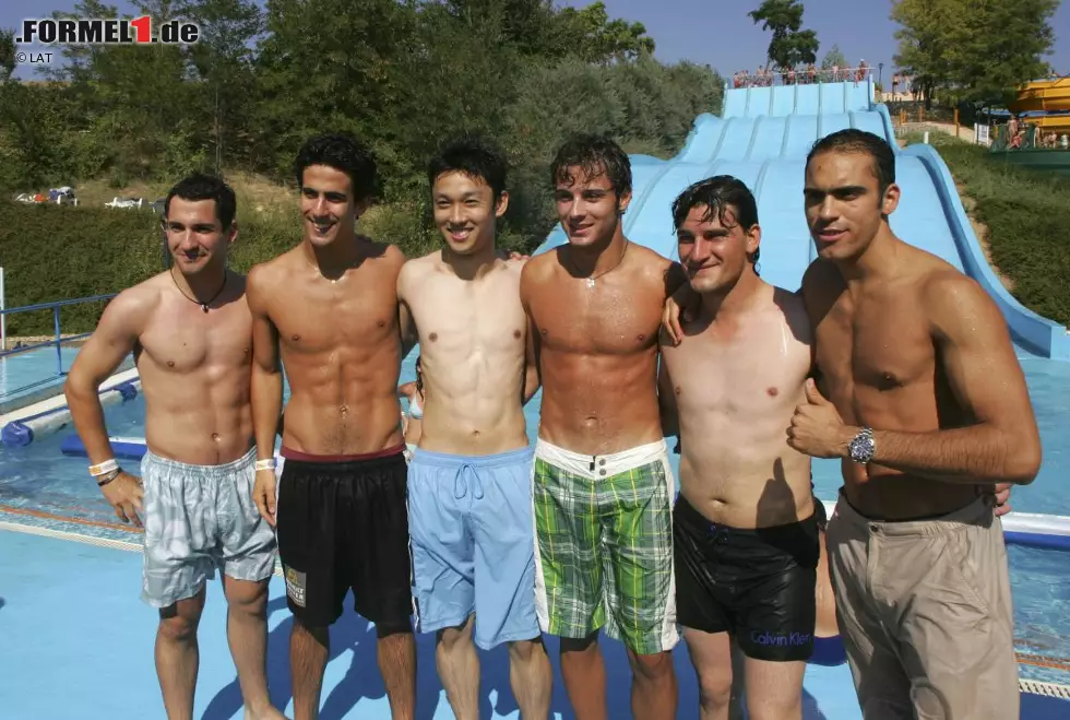 Zwischendurch darf's auch mal lustig sein: Timo Glock, Lucas di Grassi, Kazuki Nakajima, Luca Filippi, Giorgio Pantano und Pastor Maldonado... Foto zur News: Zwischendurch darf's auch mal lustig sein: Timo Glock, Lucas di Grassi, Kazuki Nakajima, Luca Filippi, Giorgio Pantano und Pastor Maldonado...