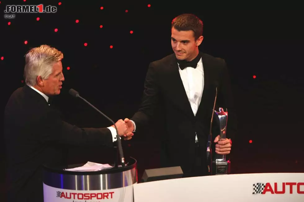Für seine starke Premierensaison wird der Franzose zudem am Ende des Jahres bei den renommierten Autosport-Awards als Rookie des Jahres geehrt. Foto zur News: Für seine starke Premierensaison wird der Franzose zudem am Ende des Jahres bei den renommierten Autosport-Awards als Rookie des Jahres geehrt.