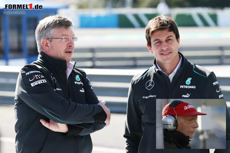 Das sind die neuen "Dirigenten" beim Mercedes-Team: Die beiden Österreicher Torger Christian "Toto" Wolff und Andreas Nikolaus "Niki" Lauda (kleines Foto) sind mit 30 beziehungsweise zehn Prozent Anteilen Daimler-Geschäftspartner in der Formel 1 und wollen den Silberpfeilen neuen Glanz verleihen. Dabei helfen soll der spektakulärste Fahrer-Neuzugang im Feld: Lewis Hamilton wurde von McLaren abgeworben. Foto zur News: Das sind die neuen "Dirigenten" beim Mercedes-Team: Die beiden Österreicher Torger Christian "Toto" Wolff und Andreas Nikolaus "Niki" Lauda (kleines Foto) sind mit 30 beziehungsweise zehn Prozent Anteilen Daimler-Geschäftspartner in der Formel 1 und wollen den Silberpfeilen neuen Glanz verleihen. Dabei helfen soll der spektakulärste Fahrer-Neuzugang im Feld: Lewis Hamilton wurde von McLaren abgeworben.