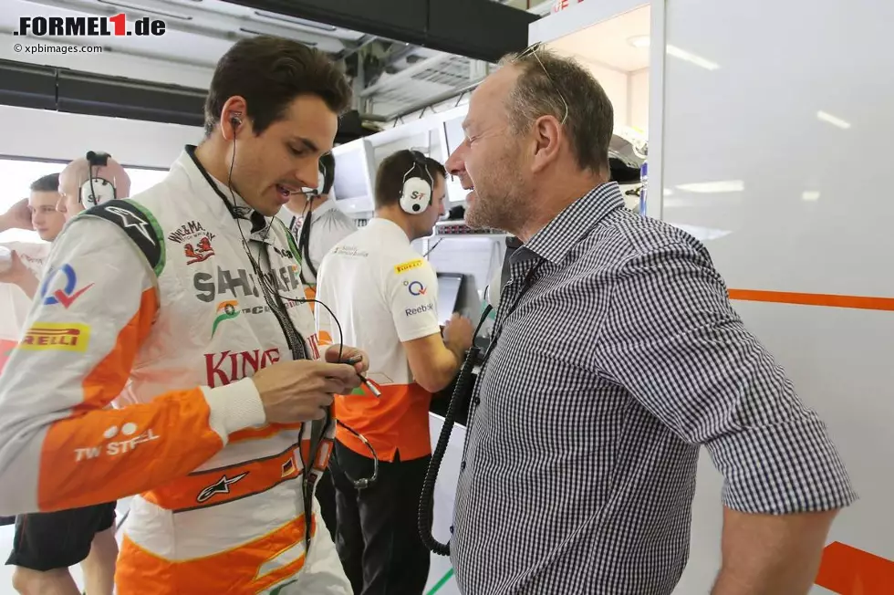 Auch er braucht eigentlich keine Sponsoren, um Formel 1 zu fahren, aber sein Arbeitgeber Force India nimmt es dankend zur Kenntnis, dass Elektronikhersteller Medion mit geschätzten eineinhalb Millionen Euro auch einen Beitrag zum Teambudget leistet. Die Rede ist von Adrian Sutil, der mit seinem zweiten Sponsor Capri-Sonne übrigens lediglich sein eigenes Gehalt aufbessert und nicht die Teamkasse seines Arbeitgebers. Foto zur News: Auch er braucht eigentlich keine Sponsoren, um Formel 1 zu fahren, aber sein Arbeitgeber Force India nimmt es dankend zur Kenntnis, dass Elektronikhersteller Medion mit geschätzten eineinhalb Millionen Euro auch einen Beitrag zum Teambudget leistet. Die Rede ist von Adrian Sutil, der mit seinem zweiten Sponsor Capri-Sonne übrigens lediglich sein eigenes Gehalt aufbessert und nicht die Teamkasse seines Arbeitgebers.