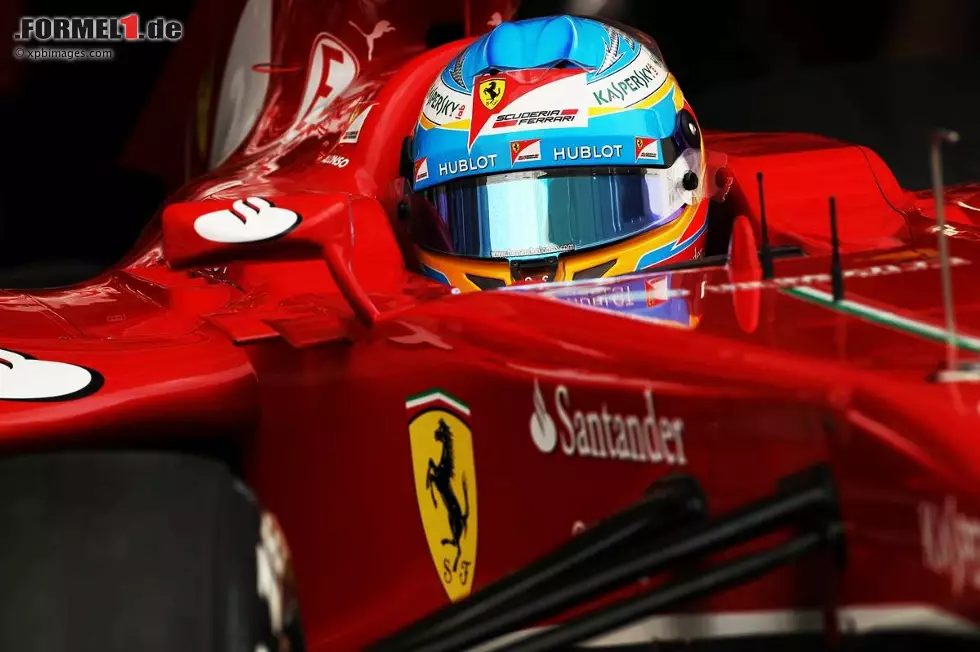 Foto zur News: El Mundo Deportivo (Spanien): "Ferrari macht freie Bahn für Vettel. Alleiniger Sieg von Sebastian aufgrund der Anfangsprobleme beim DRS von Alonso. Sebastian Vettel hatte den GP von Bahrain unter Kontrolle."