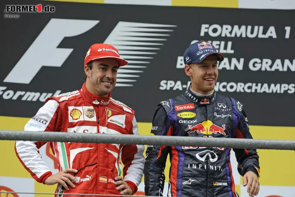 Foto zur News: El Mundo Deportivo (Spanien): "Alonso holt auf, aber Vettel ist unerreichbar. Obwohl Ferrari sich verbessert präsentierte, hat Vettel weiterhin alles unter Kontrolle. Im Kampf um den Titel hat er nun zwei Siege &#039;Spielraum&#039;."