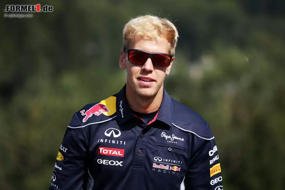 Foto zur News: Blick (Schweiz): "&#039;Heino&#039; Vettel ist in Spa nicht zu stoppen! Der große Sieger im elften WM-Lauf heißt Sebastian Vettel. Der Red-Bull-Star fährt seinen insgesamt 31. GP-Sieg ein. Damit zieht er mit F1-Legende Nigel Mansell gleich und baut seine Führung im Gesamtklassement weiter aus. Ansonsten bietet der GP Belgien trotz der imposanten Teufelssenke Eau Rouge nur wenig Spektakel."