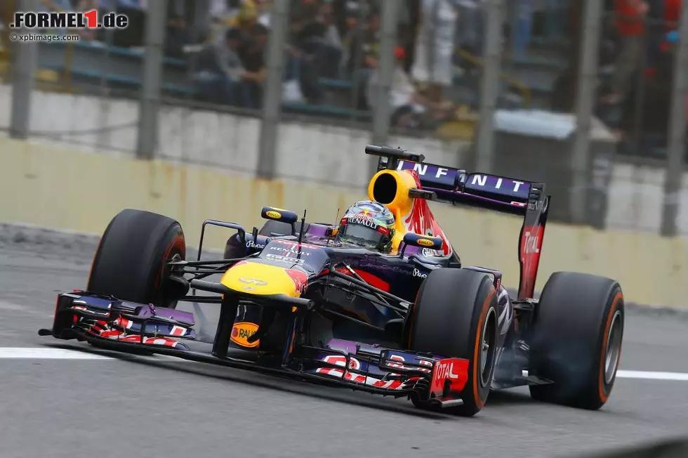 Superdeporte (Spanien): "Vettel ist weiterhin der Beste bis zum Ende. Der Deutsche gleicht mit 13 Siegen den Saisonrekord aus." Foto zur News: Superdeporte (Spanien): "Vettel ist weiterhin der Beste bis zum Ende. Der Deutsche gleicht mit 13 Siegen den Saisonrekord aus."