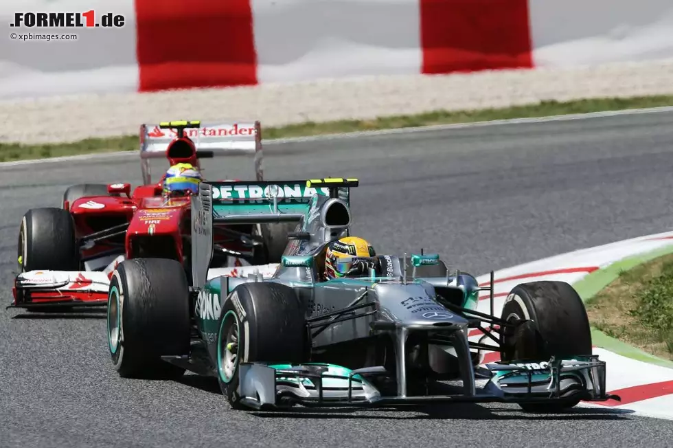 Daily Mail (Großbritannien): "Ein traumhaftes Heimrennen für Alonso, ein schmerzhafter Tag für Hamilton. Alonso bewies, dass die aktuelle Formel 1 ein Denksport ist - und dass er über den schärfsten Verstand im Geschäft verfügt. Wenige können den zweimaligen Weltmeister schlagen, wenn es darum geht, eine Strategie in die Tat umzusetzen. Wer dagegen wie Lewis Hamilton in einem Auto sitzt, das hart mit den Reifen umgeht, erlebt frustrierende Nachmittage." Foto zur News: Daily Mail (Großbritannien): "Ein traumhaftes Heimrennen für Alonso, ein schmerzhafter Tag für Hamilton. Alonso bewies, dass die aktuelle Formel 1 ein Denksport ist - und dass er über den schärfsten Verstand im Geschäft verfügt. Wenige können den zweimaligen Weltmeister schlagen, wenn es darum geht, eine Strategie in die Tat umzusetzen. Wer dagegen wie Lewis Hamilton in einem Auto sitzt, das hart mit den Reifen umgeht, erlebt frustrierende Nachmittage."