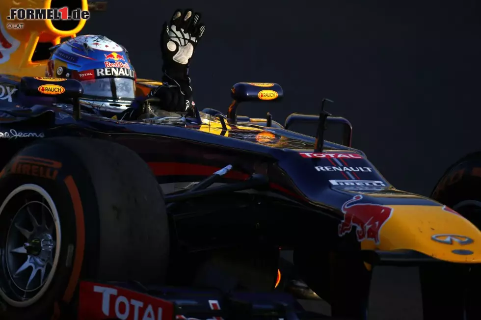Neue Zürcher Zeitung (Schweiz): "Weltmeister im Wartestand. Dem deutschen Dominator reicht im nächsten Rennen ein fünfter Platz zur Sicherstellung des WM-Titels. Die Sauber-Fahrer Hülkenberg und Gutierrez belegen in Japan die Ränge 6 und 7. Das Schweizer Team wird immer stärker und beliebter." Foto zur News: Neue Zürcher Zeitung (Schweiz): "Weltmeister im Wartestand. Dem deutschen Dominator reicht im nächsten Rennen ein fünfter Platz zur Sicherstellung des WM-Titels. Die Sauber-Fahrer Hülkenberg und Gutierrez belegen in Japan die Ränge 6 und 7. Das Schweizer Team wird immer stärker und beliebter."