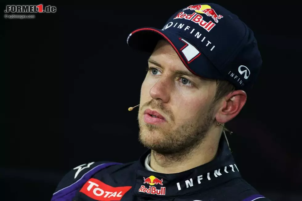 Repubblica (Italien): "Vettel hat keine Gegner mehr. Auf der schönsten Rennbahn der Welt in Japan könnten der stärkste Pilot und das schnellste Auto den vierten WM-Titel in Serie erringen. Korea sollte Alonso Hoffnung geben, hat aber gezeigt, dass es für Ferrari auch in diesem Jahr nichts wird. Am Ende gewinnt immer der blonde Pilot, der allein auf der Kommandobrücke steht und nie die Ruhe verliert." Foto zur News: Repubblica (Italien): "Vettel hat keine Gegner mehr. Auf der schönsten Rennbahn der Welt in Japan könnten der stärkste Pilot und das schnellste Auto den vierten WM-Titel in Serie erringen. Korea sollte Alonso Hoffnung geben, hat aber gezeigt, dass es für Ferrari auch in diesem Jahr nichts wird. Am Ende gewinnt immer der blonde Pilot, der allein auf der Kommandobrücke steht und nie die Ruhe verliert."