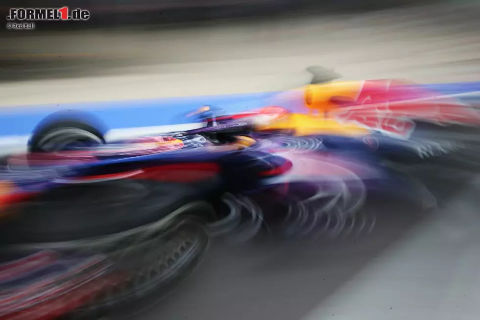 Foto zur News: Corriere della Sera (Italien): "Der Taifun Sebastian erschüttert Korea. Nichts bremst den unglaublichen Vettel. Red Bull ist für den fahlen Alonso unangreifbar. Für Ferrari sind die Wunder zu Ende. Sogar Sauber war schneller als Maranello."