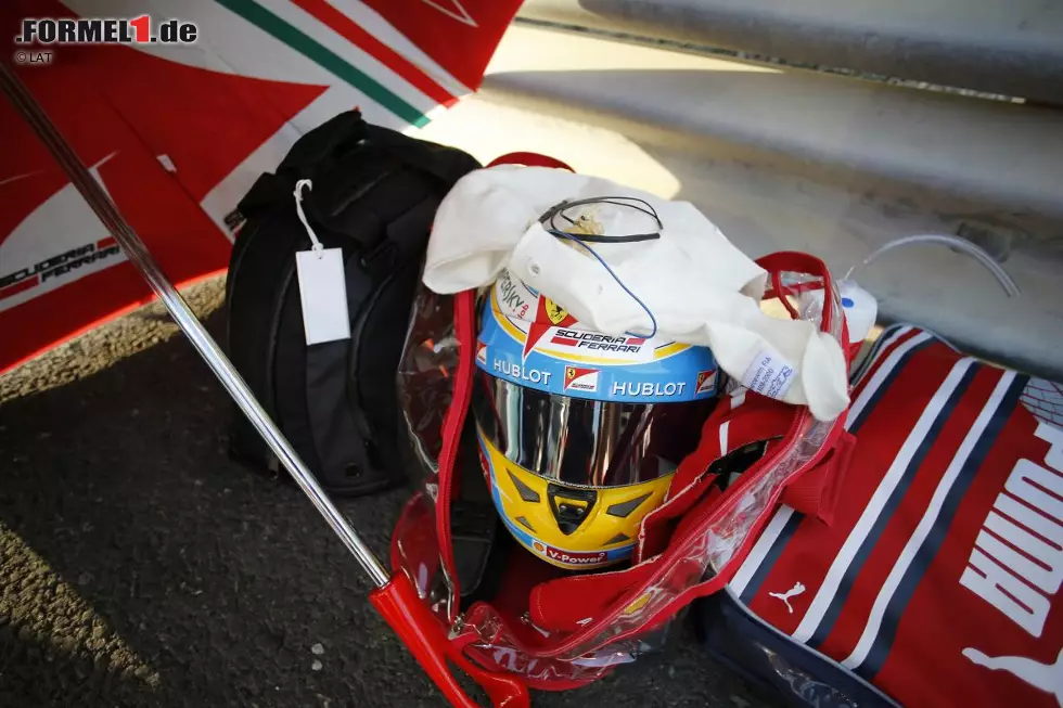 El Mundo Deportivo (Spanien): "Alonso, Fünfter, ist Vizeweltmeister. Vettel holt einen Rekord mit seinem achten Sieg in Folge. Vettel scheint eine Dauerkarte auf Sieg abonniert zu haben. Der Deutsche kontrolliert den GP von Austin von Anfang bis zum Ende." Foto zur News: El Mundo Deportivo (Spanien): "Alonso, Fünfter, ist Vizeweltmeister. Vettel holt einen Rekord mit seinem achten Sieg in Folge. Vettel scheint eine Dauerkarte auf Sieg abonniert zu haben. Der Deutsche kontrolliert den GP von Austin von Anfang bis zum Ende."