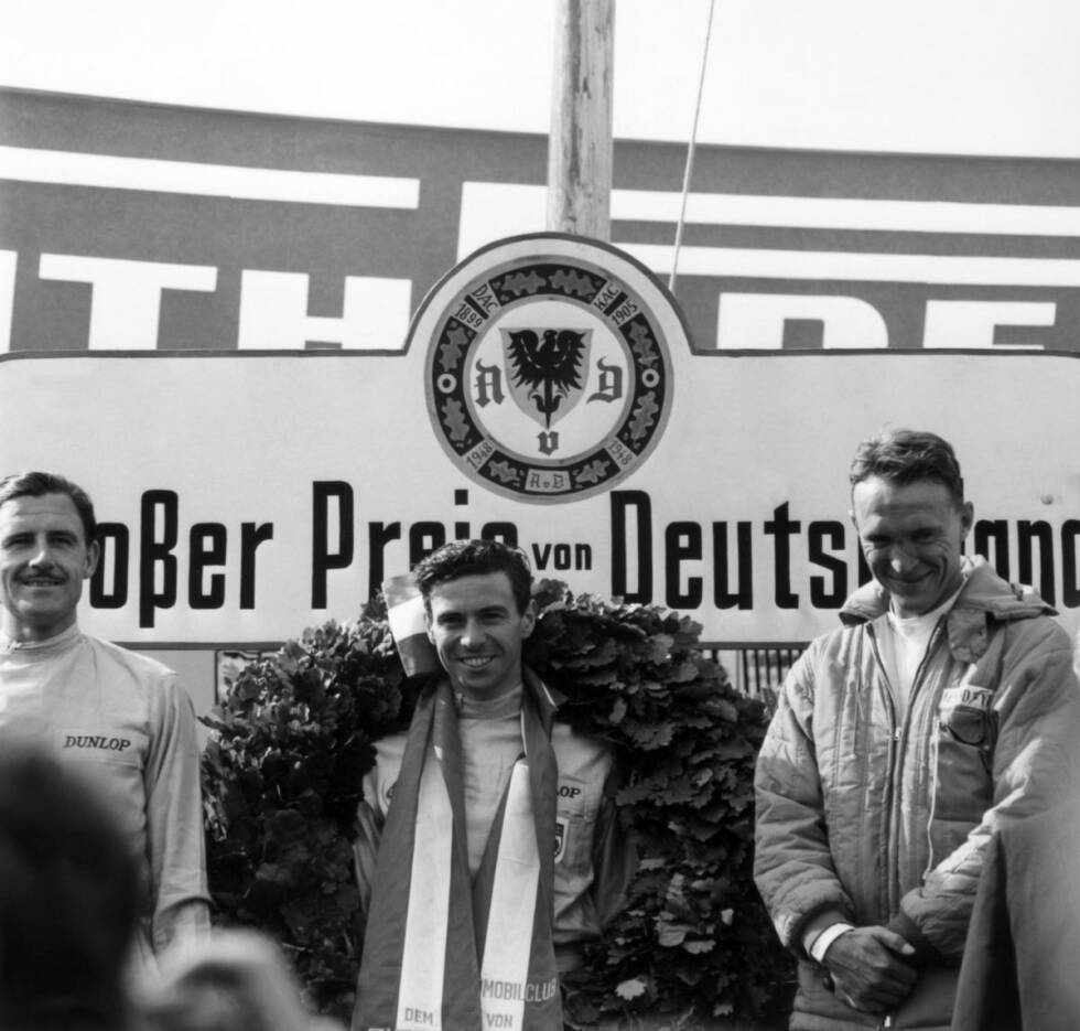 Foto zur News: Zum Abschluss der Sechser-Siegesserie triumphiert Clark beim Grand Prix von Deutschland auf dem Hockenheimring, wo Jahre später eine Kurve nach ihm benannt wird. Es soll seine Schicksalsstrecke werden: 1968 verunglückt er bei einem Formel-2-Rennen in Hockenheim tödlich.