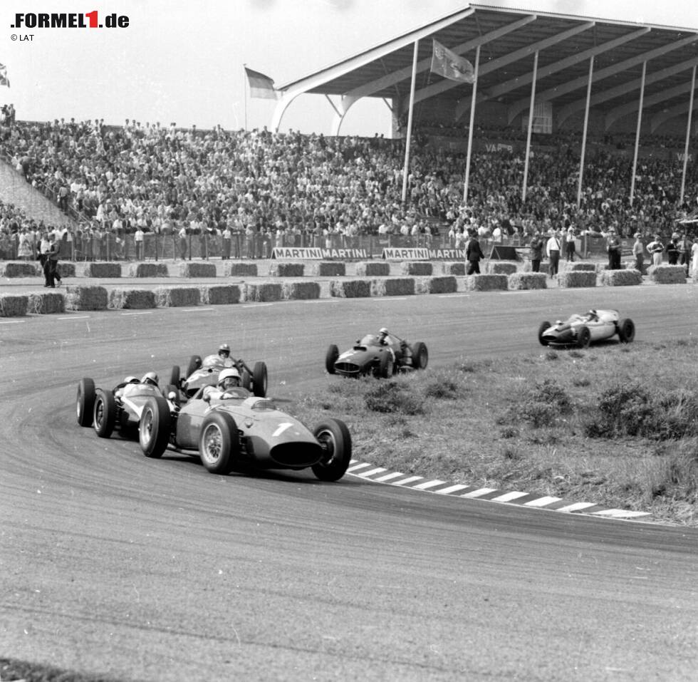 Foto zur News: Es soll bis 1960 dauern, ehe wieder jemand vergleichbare Seriensiege einfahren kann. Jack Brabham, damals noch nicht mit Eigenbau, sondern mit einem Cooper-Climax unterwegs, feiert beim vierten Saisonrennen (Indy 500 eingerechnet) in Zandvoort seinen ersten Triumph des Jahres.