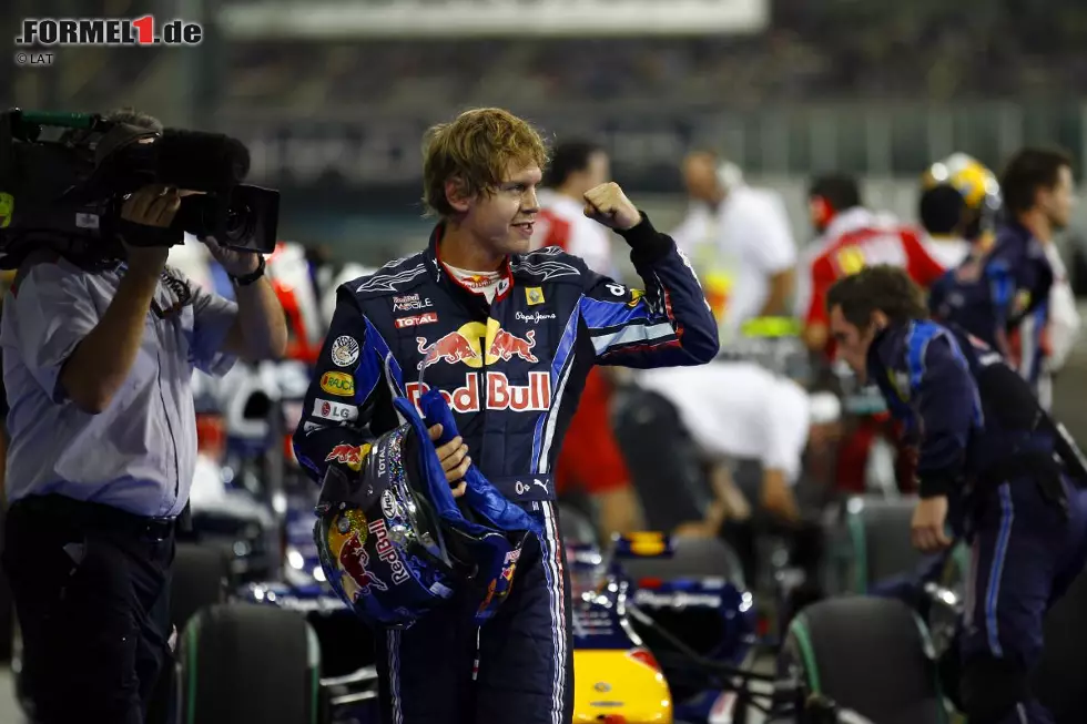 Foto zur News: Pole #175: Sebastian Vettel, Red-Bull-Renault, Abu Dhabi (Vereinigte Arabische Emirate) 2010