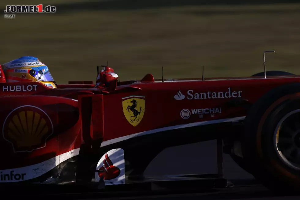 Foto zur News: In Suzuka gelingt Alonso zumindest ein kleines Erfolgserlebnis: Erstens ist er nun der Fahrer mit den meisten WM-Punkten in der Geschichte der Formel 1, zweitens vertagt er Sebastian Vettels WM-Party dank seines vierten Platzes auf Indien.