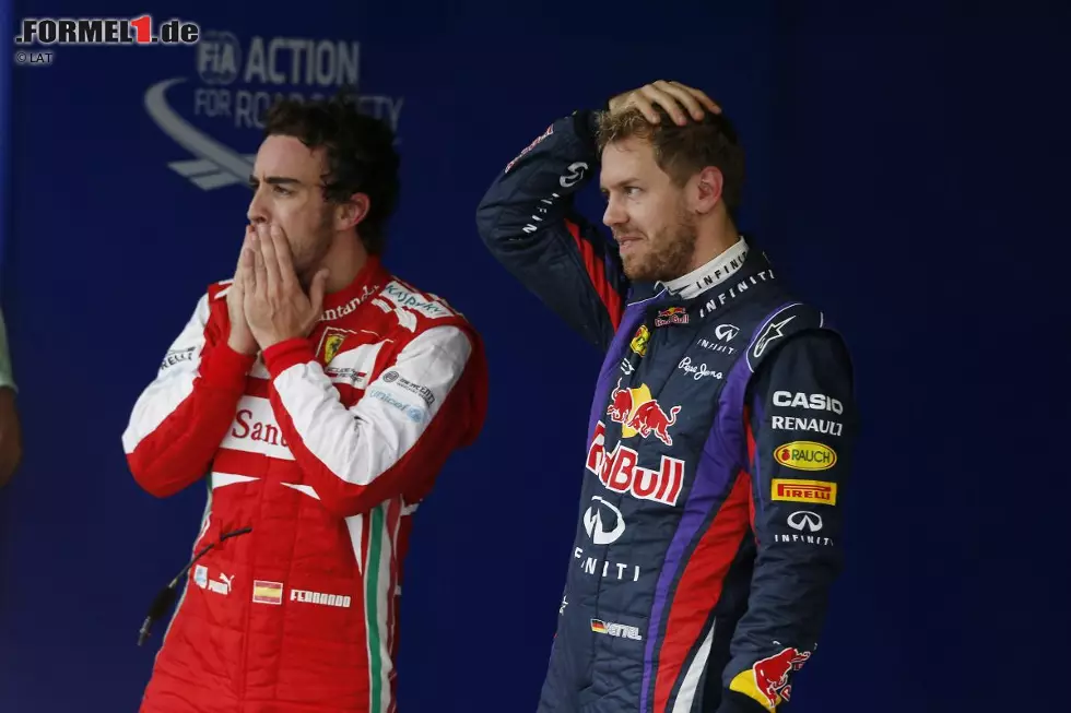 Foto zur News: Ein versöhnlicher Saisonabschluss dann in Brasilien: Alonso fährt im Qualifying endlich wieder in die Top 3 und landet auch im Rennen auf dem Podium, beendet die Fahrer-WM mit 155 Punkten Rückstand an zweiter Stelle.