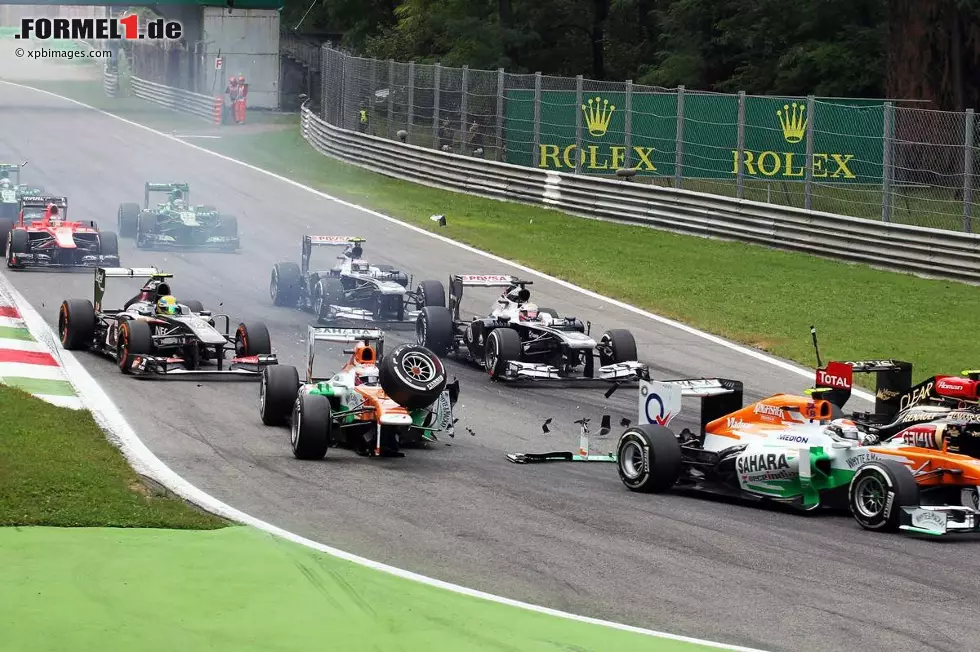 Nächstes Rennen, nächster Crash: Beim Grand Prix von Italien fehlt es dem einstigen Topspeed-Wunder Force India nicht nur an den nötigen km/h, sondern für di Resta ist erneut früh Endstation. Foto zur News: Nächstes Rennen, nächster Crash: Beim Grand Prix von Italien fehlt es dem einstigen Topspeed-Wunder Force India nicht nur an den nötigen km/h, sondern für di Resta ist erneut früh Endstation.