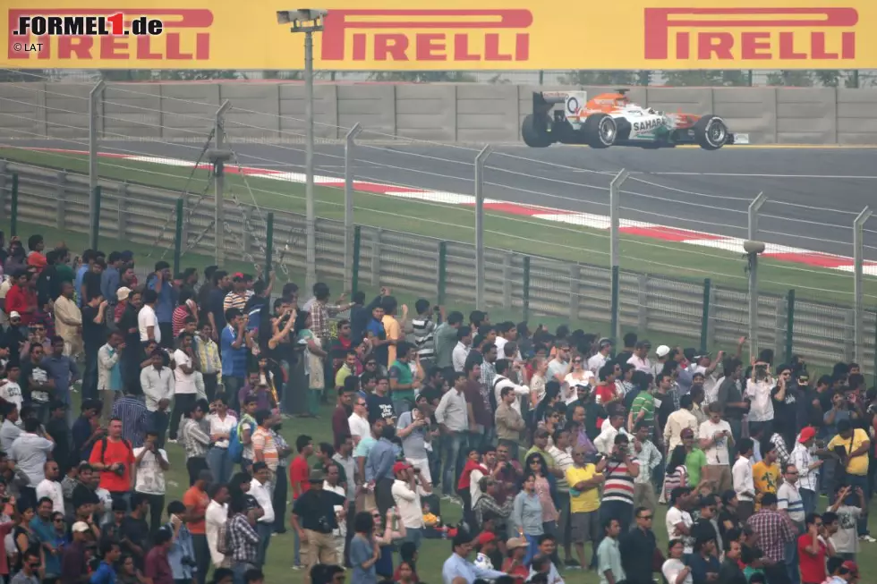 Und im Rennen gibt's vor eigenem Publikum zumindest wieder Punkte: Di Resta wird Achter, Sutil Neunter. Trotzdem ist McLaren in der Konstrukteurs-WM längst enteilt. Vielmehr gilt es ab sofort, Platz sechs nach hinten gegen Sauber abzusichern. Foto zur News: Und im Rennen gibt's vor eigenem Publikum zumindest wieder Punkte: Di Resta wird Achter, Sutil Neunter. Trotzdem ist McLaren in der Konstrukteurs-WM längst enteilt. Vielmehr gilt es ab sofort, Platz sechs nach hinten gegen Sauber abzusichern.