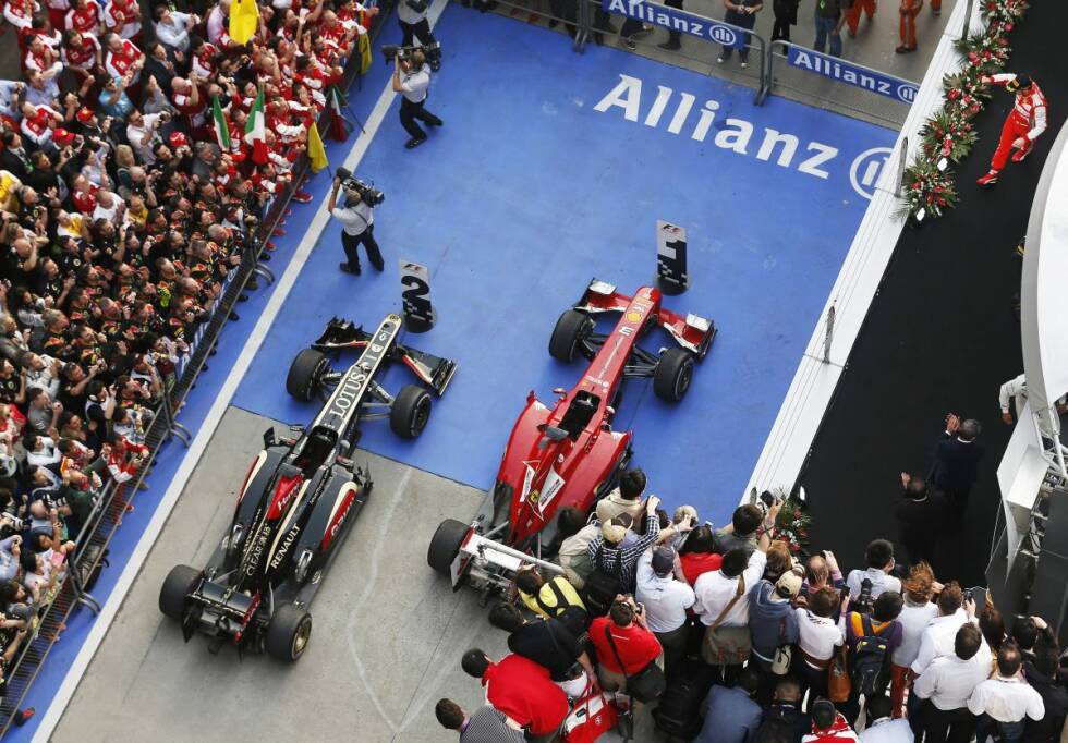 Foto zur News: Beim Grand Prix von China fährt Räikkönen zum einzigen Mal 2013 in die erste Startreihe - und beendet auch das Rennen als Zweiter hinter Fernando Alonso, trotz eines beschädigten Frontflügels. Teamintern steht es nach drei Rennen nach Punkten 49:11 für den &quot;Iceman&quot;.
