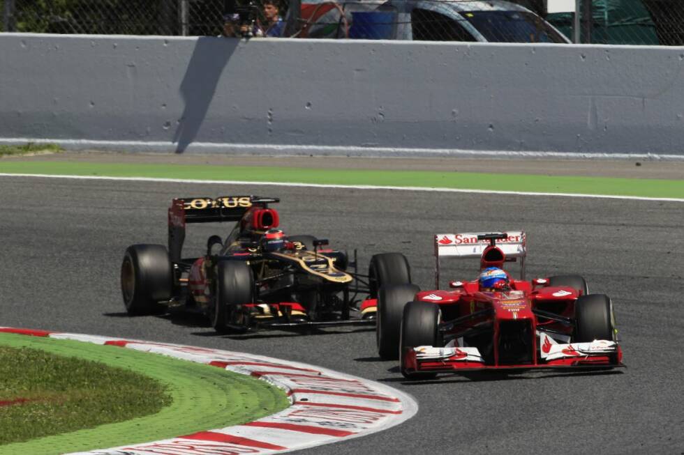 Foto zur News: Räikkönen holt auch beim Europa-Auftakt in Barcelona Platz zwei hinter Lokalmatador Fernando Alonso und bleibt damit Sebastian Vettel in der Fahrer-WM auf den Fersen. Der Rückstand beträgt nach fünf Rennen nur vier Punkte.