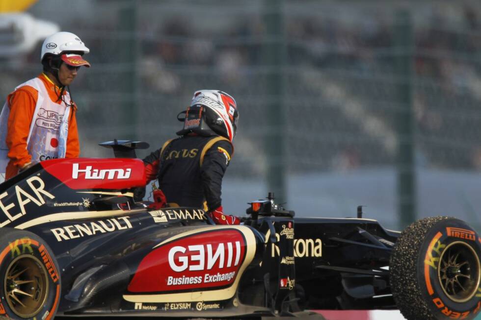 Foto zur News: Ganz anders der Teamkollege: Räikkönen wirft das Auto im Training wieder einmal weg, kommt im Qualifying nicht mit und beendet das Rennen als Fünfter. Jetzt steht auch rechnerisch fest: Er kann 2013 nicht mehr Weltmeister werden.