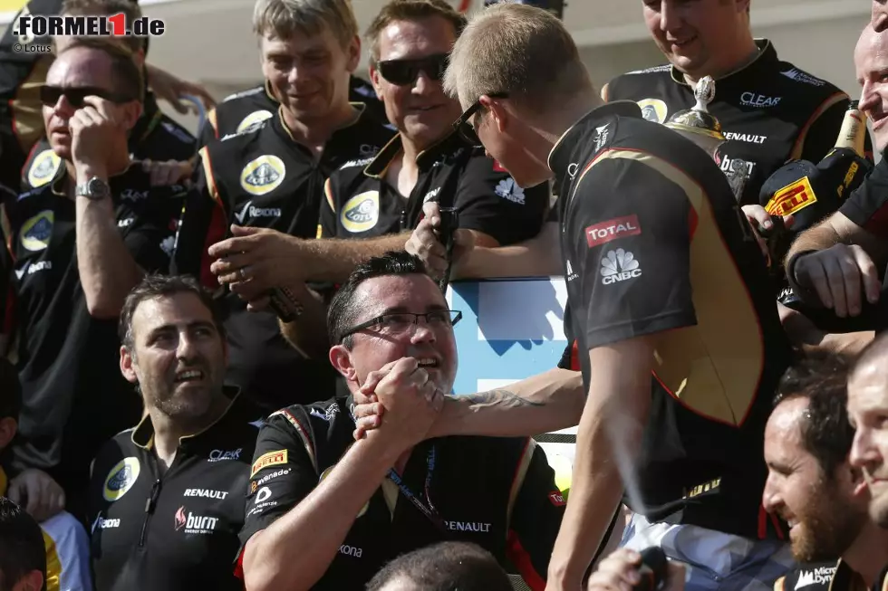 Aber das schmälert Räikkönens Leistungen vorerst nicht: Der Finne fährt bei seinem halben Heim-Grand-Prix in Ungarn, stets besucht von tausenden Landsleuten, erneut auf den zweiten Platz. Es ist sein sechstes Podium im zehnten Saisonrennen. Foto zur News: Aber das schmälert Räikkönens Leistungen vorerst nicht: Der Finne fährt bei seinem halben Heim-Grand-Prix in Ungarn, stets besucht von tausenden Landsleuten, erneut auf den zweiten Platz. Es ist sein sechstes Podium im zehnten Saisonrennen.
