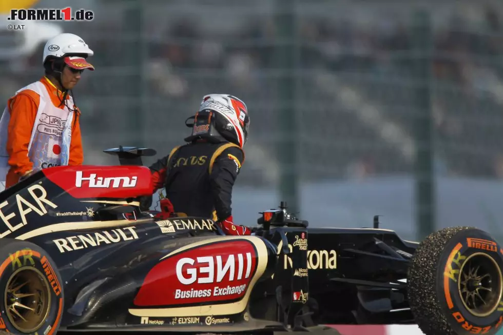 Ganz anders der Teamkollege: Räikkönen wirft das Auto im Training wieder einmal weg, kommt im Qualifying nicht mit und beendet das Rennen als Fünfter. Jetzt steht auch rechnerisch fest: Er kann 2013 nicht mehr Weltmeister werden. Foto zur News: Ganz anders der Teamkollege: Räikkönen wirft das Auto im Training wieder einmal weg, kommt im Qualifying nicht mit und beendet das Rennen als Fünfter. Jetzt steht auch rechnerisch fest: Er kann 2013 nicht mehr Weltmeister werden.